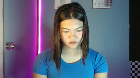 Snapshot of sweet_mary_onboard chatting on May 18, 1:28 pm sweet_mary_onboard online show from May 18, 1:28 pm