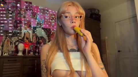Melissa. Join me on Fansly link in social medias online show from September 16, 6:14 am