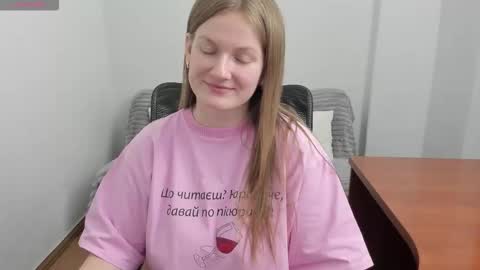 Mila online show from February 24, 9:35 pm