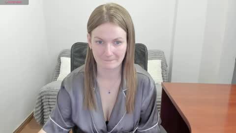 Snapshot of sweet_melody_of_ur_heart chatting on April 10, 10:25 pm Mila online show from April 10, 10:25 pm