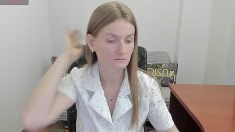 Snapshot of sweet_melody_of_ur_heart chatting on July 2, 3:23 am Mila online show from July 2, 3:23 am