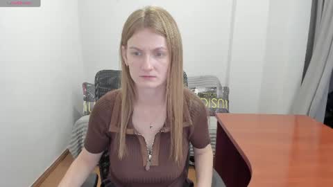Snapshot of sweet_melody_of_ur_heart chatting on July 9, 6:28 am Mila online show from July 9, 6:28 am