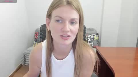 Snapshot of sweet_melody_of_ur_heart chatting on July 24, 7:12 pm Mila online show from July 24, 7:12 pm