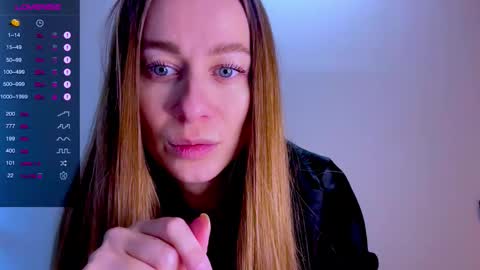 Mia online show from November 1, 11:56 am