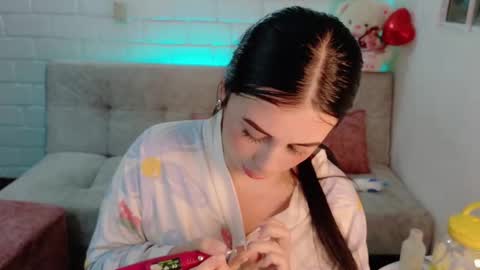Snapshot of sweet_miaa24 chatting on October 12, 11:37 pm Sweet Mia online show from October 12, 11:37 pm
