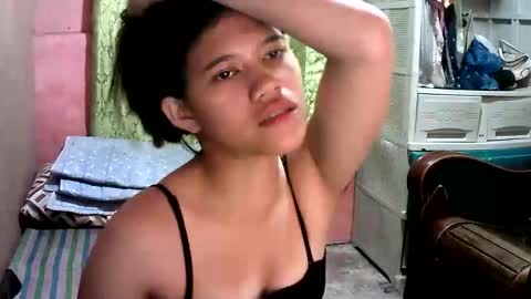 Snapshot of sweet_milkshake2004 chatting on October 4, 1:25 am sweet_milkshake2004 online show from October 4, 1:25 am