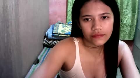 Snapshot of sweet_milkshake2004 chatting on October 19, 2:23 am sweet_milkshake2004 online show from October 19, 2:23 am