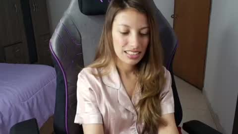 sweet_moon_v_ online show from July 23, 5:22 pm