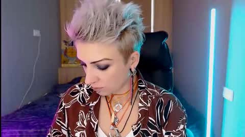 Snapshot of sweet_n_strong chatting on February 7, 12:20 pm sweet_n_strong online show from February 7, 12:20 pm