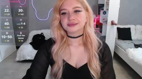 sweet_nicole_333 online show from July 31, 9:52 am