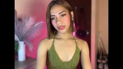 sweet_nikki03 online show from October 3, 9:01 pm
