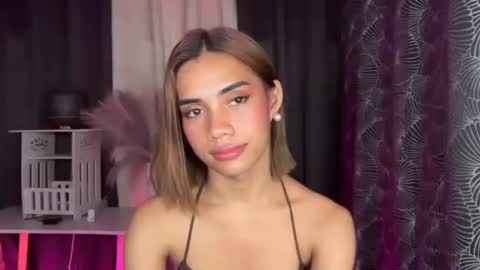 sweet_nikki03 online show from October 23, 7:12 pm