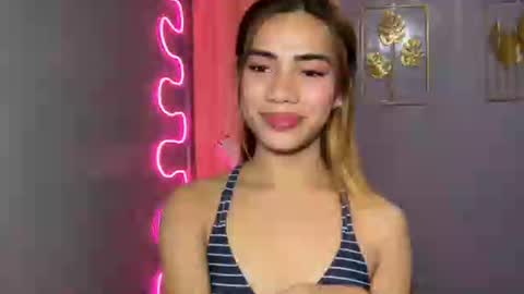 sweet_nikki03 online show from March 28, 7:02 pm
