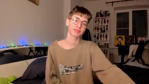 kira online show from December 27, 1:43 am