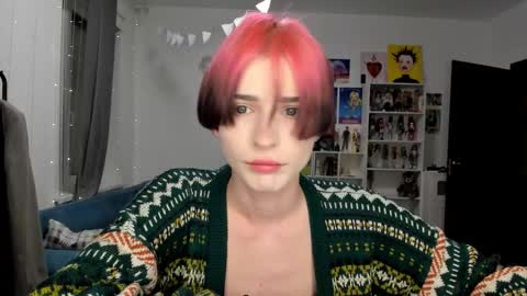 kira online show from December 14, 6:12 pm