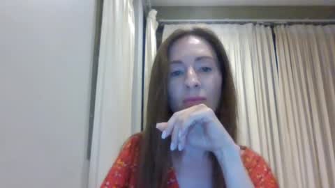 Snapshot of sweet_poeme chatting on June 5, 1:17 pm sweet_poeme online show from June 5, 1:17 pm