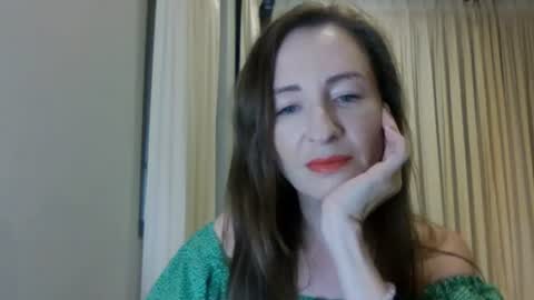 Snapshot of sweet_poeme chatting on June 14, 12:40 pm sweet_poeme online show from June 14, 12:40 pm
