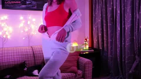 Snapshot of sweet_ramona chatting on October 22, 12:22 am Ramona online show from October 22, 12:22 am