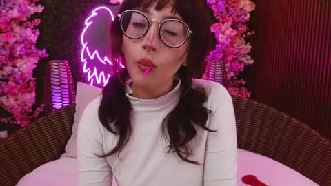 Roxanee online show from January 10, 1:46 pm