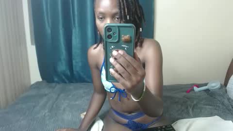 Snapshot of sweet_sassy1202 chatting on March 21, 5:49 pm Jesy online show from March 21, 5:49 pm