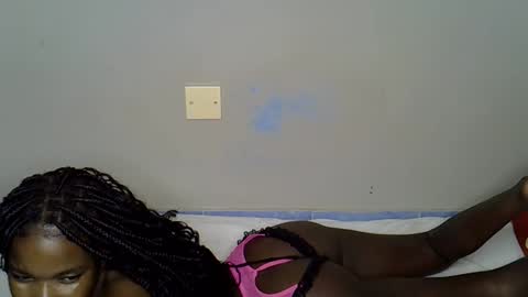 Snapshot of sweet_sheee chatting on November 21, 7:01 pm sweet_sheee online show from November 21, 7:01 pm