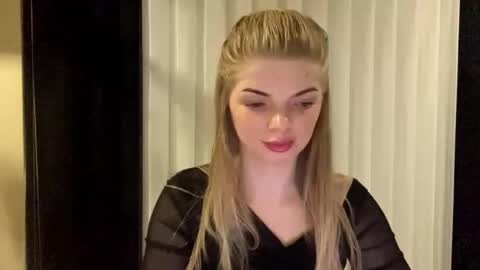 Mira online show from November 1, 10:01 pm