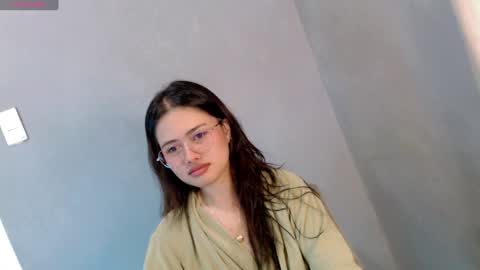 Leah online show from January 14, 5:19 am