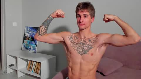 sweet_smith8 online show from December 4, 8:34 am