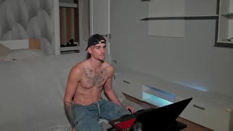 sweet_smith8 online show from October 13, 2:39 pm