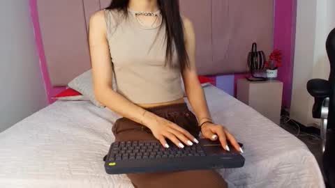Snapshot of sweet_sofiii_ chatting on March 7, 8:50 pm Sweet Sofiii online show from March 7, 8:50 pm
