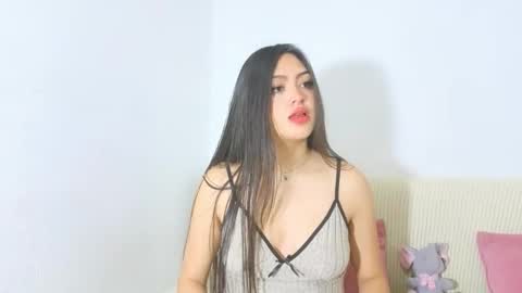 Snapshot of sweet_sophie_7 chatting on September 19, 4:25 am sweet_sophie_7 online show from September 19, 4:25 am