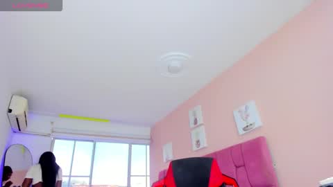 Snapshot of sweet_stacie chatting on February 12, 1:50 pm sweet_stacie online show from February 12, 1:50 pm