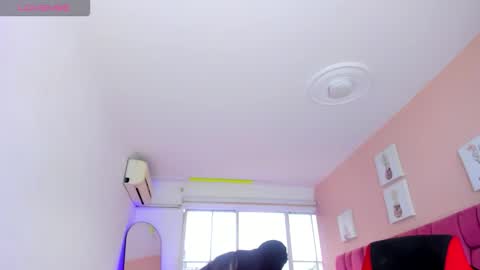 Snapshot of sweet_stacie chatting on February 13, 2:13 pm sweet_stacie online show from February 13, 2:13 pm