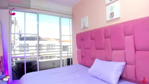 Snapshot of sweet_stacie chatting on February 26, 1:21 pm sweet_stacie online show from February 26, 1:21 pm