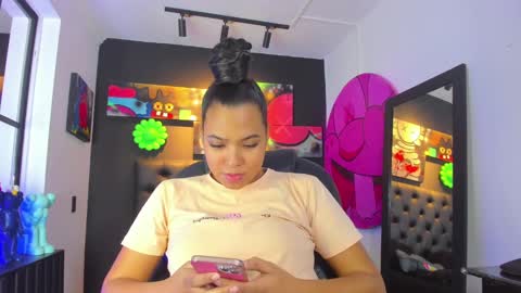 Yeileen online show from January 19, 7:04 pm