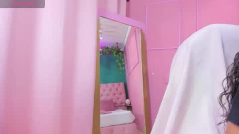 Yeileen online show from March 25, 9:54 pm