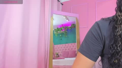 Snapshot of sweet_starxx chatting on April 5, 9:45 pm Yeileen online show from April 5, 9:45 pm