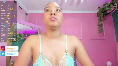 Snapshot of sweet_starxx chatting on April 21, 9:50 pm Yeileen online show from April 21, 9:50 pm