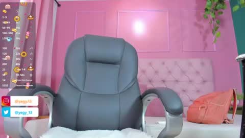 Snapshot of sweet_starxx chatting on June 12, 8:30 pm Yeileen online show from June 12, 8:30 pm