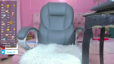 Snapshot of sweet_starxx chatting on June 14, 2:24 am Yeileen online show from June 14, 2:24 am