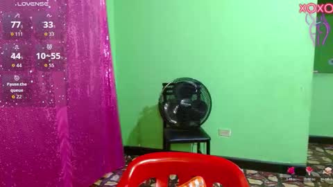 Snapshot of sweet_stormy_x chatting on November 27, 4:47 am kim online show from November 27, 4:47 am