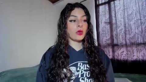 Snapshot of sweet_tattoolady chatting on January 15, 12:10 pm sweet_tattoolady online show from January 15, 12:10 pm