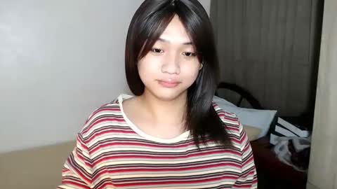 Snapshot of sweet_tenshi chatting on December 14, 11:42 pm tenshi online show from December 14, 11:42 pm