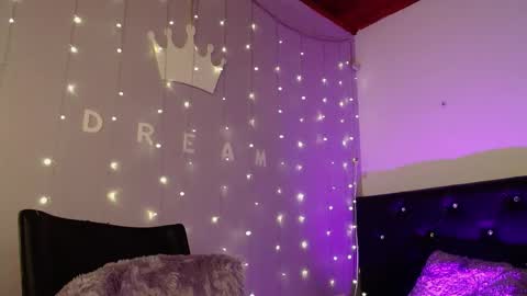 valery online show from December 9, 11:03 pm