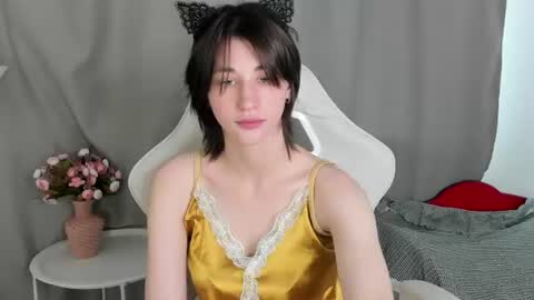 Snapshot of sweet_vanillopa chatting on June 12, 2:32 am Carolina Lu online show from June 12, 2:32 am