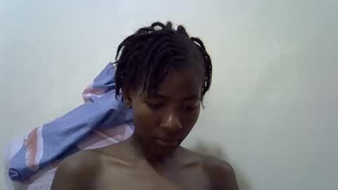 Snapshot of sweet_vee1 chatting on February 15, 10:58 am Princess vee online show from February 15, 10:58 am