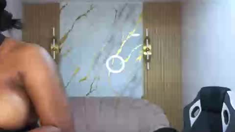 Snapshot of sweet_venus_b chatting on July 18, 1:04 pm sweet_venus_b online show from July 18, 1:04 pm
