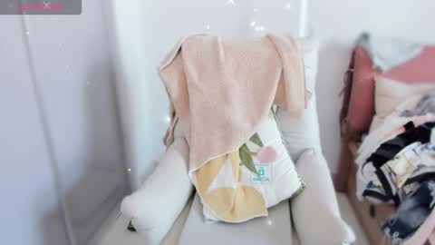 sweet_yumiq online show from December 5, 5:38 am