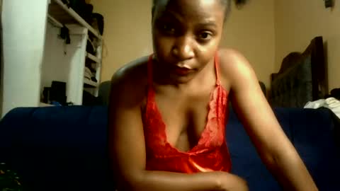 Snapshot of sweet_zella chatting on July 6, 4:42 pm zellate online show from July 6, 4:42 pm