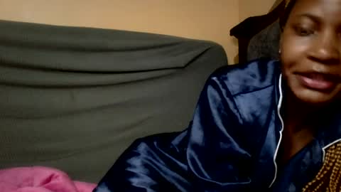 Snapshot of sweet_zella chatting on July 18, 10:46 pm zellate online show from July 18, 10:46 pm